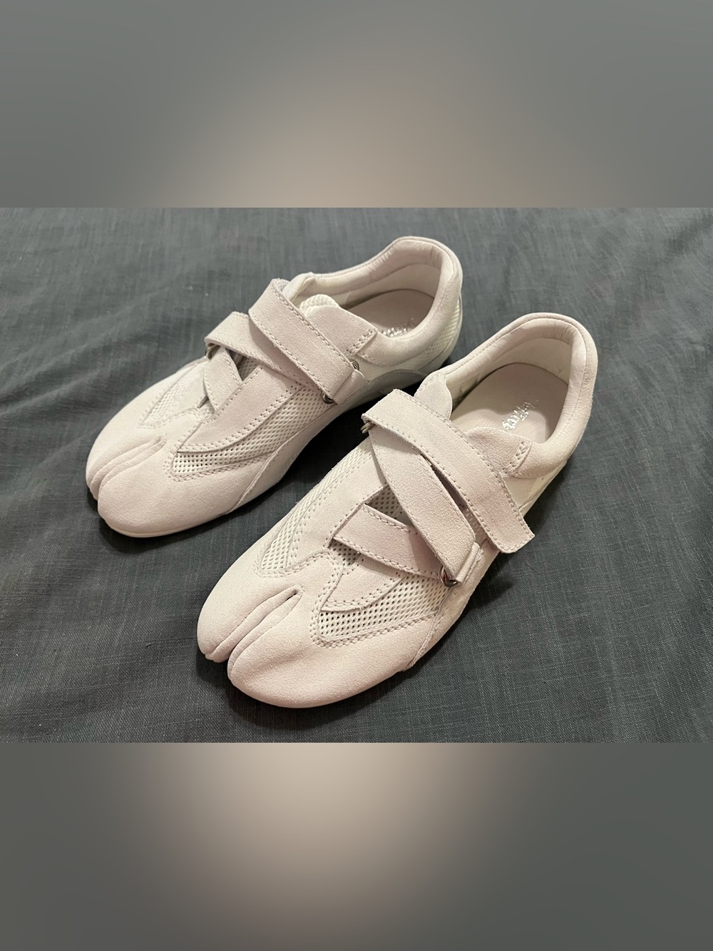 Jeffrey Campbell Cantor Split-Toe Sneakers Tabi Shoes White Sz 7